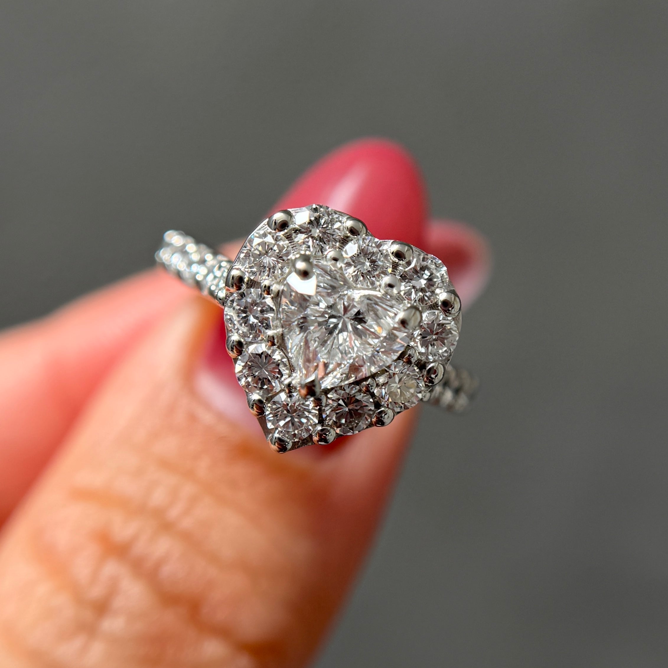 【GIA】【F/VS】1ct取り巻きリング(ハート)