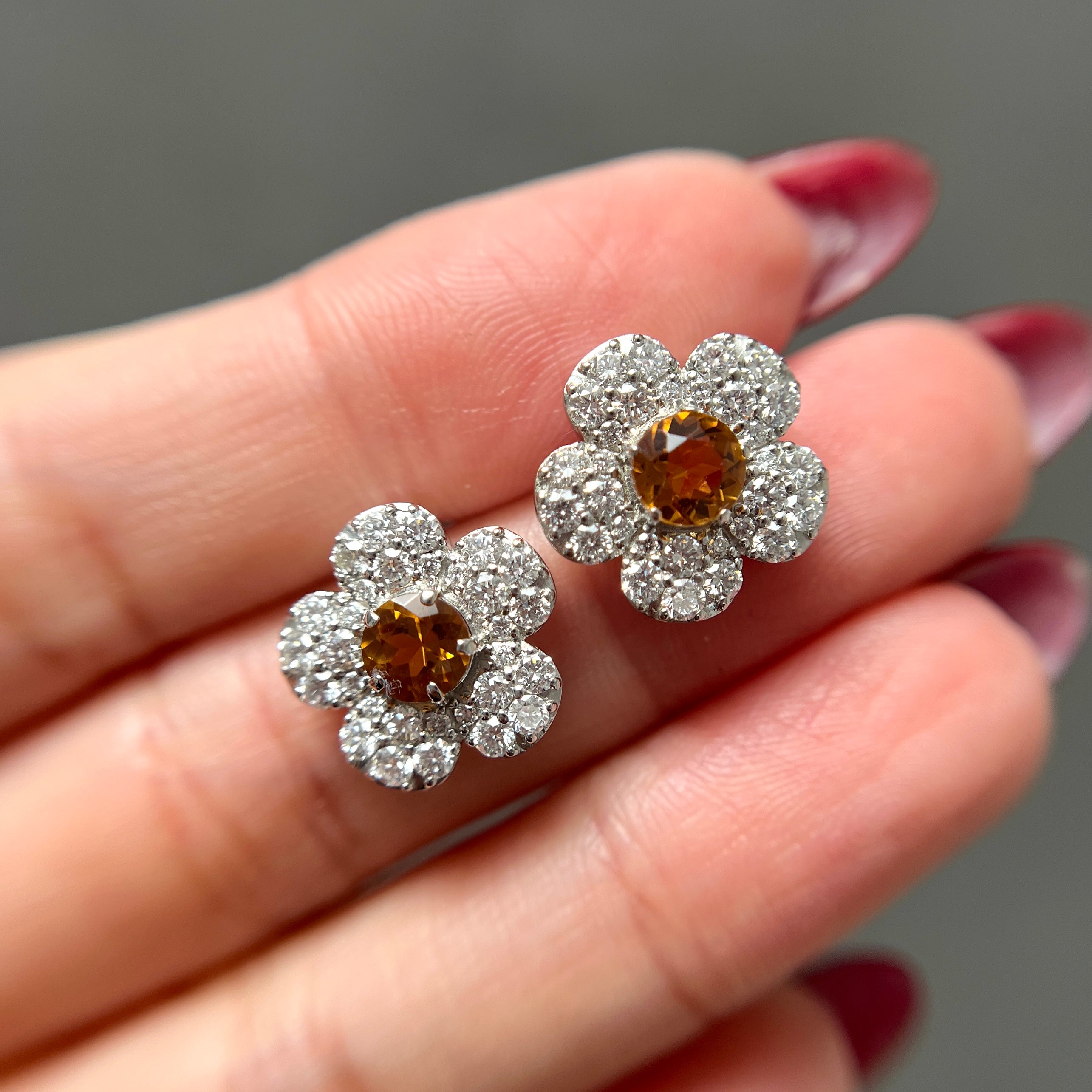 〈一点物〉44：シトリンピアス