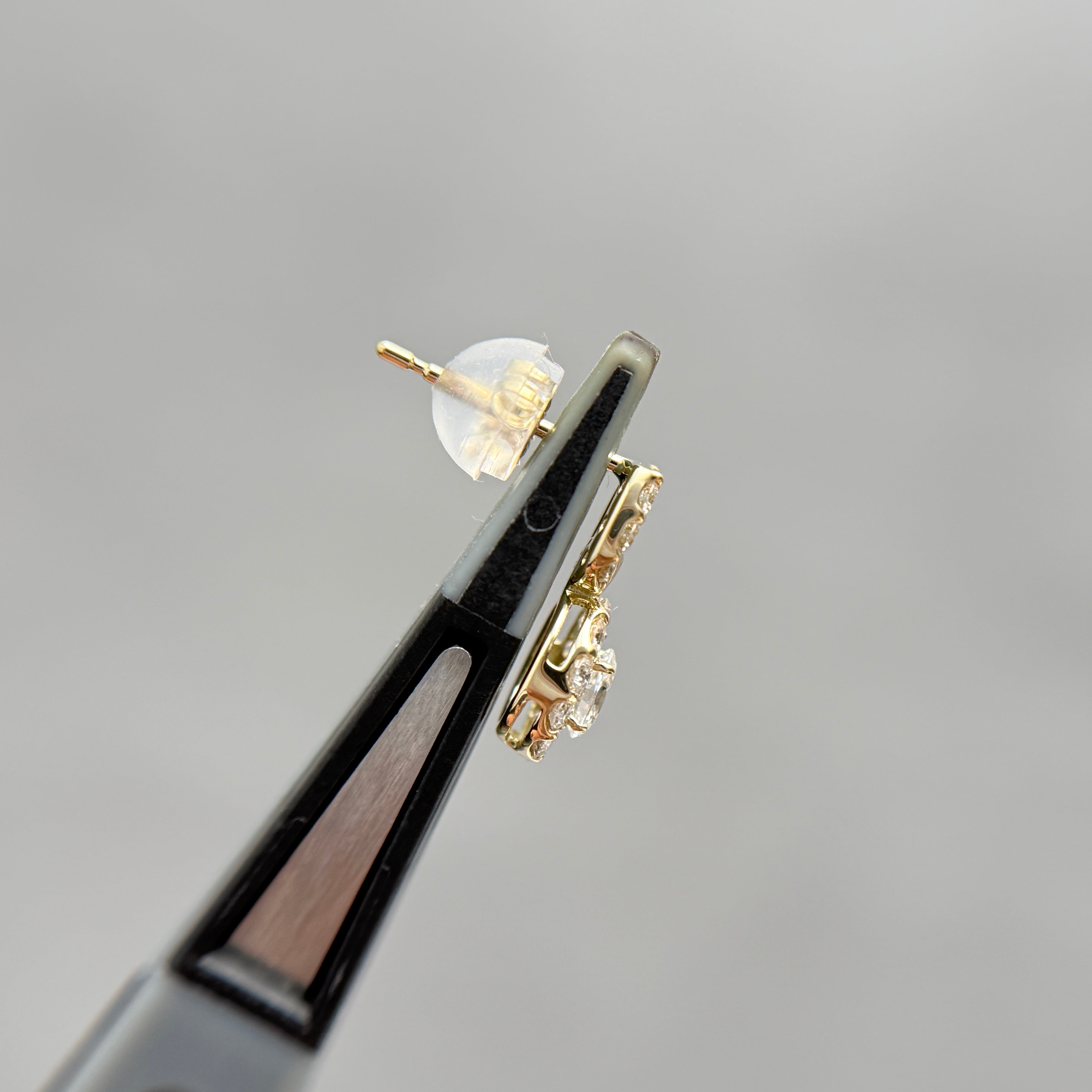 100：ダイヤモンドピアス