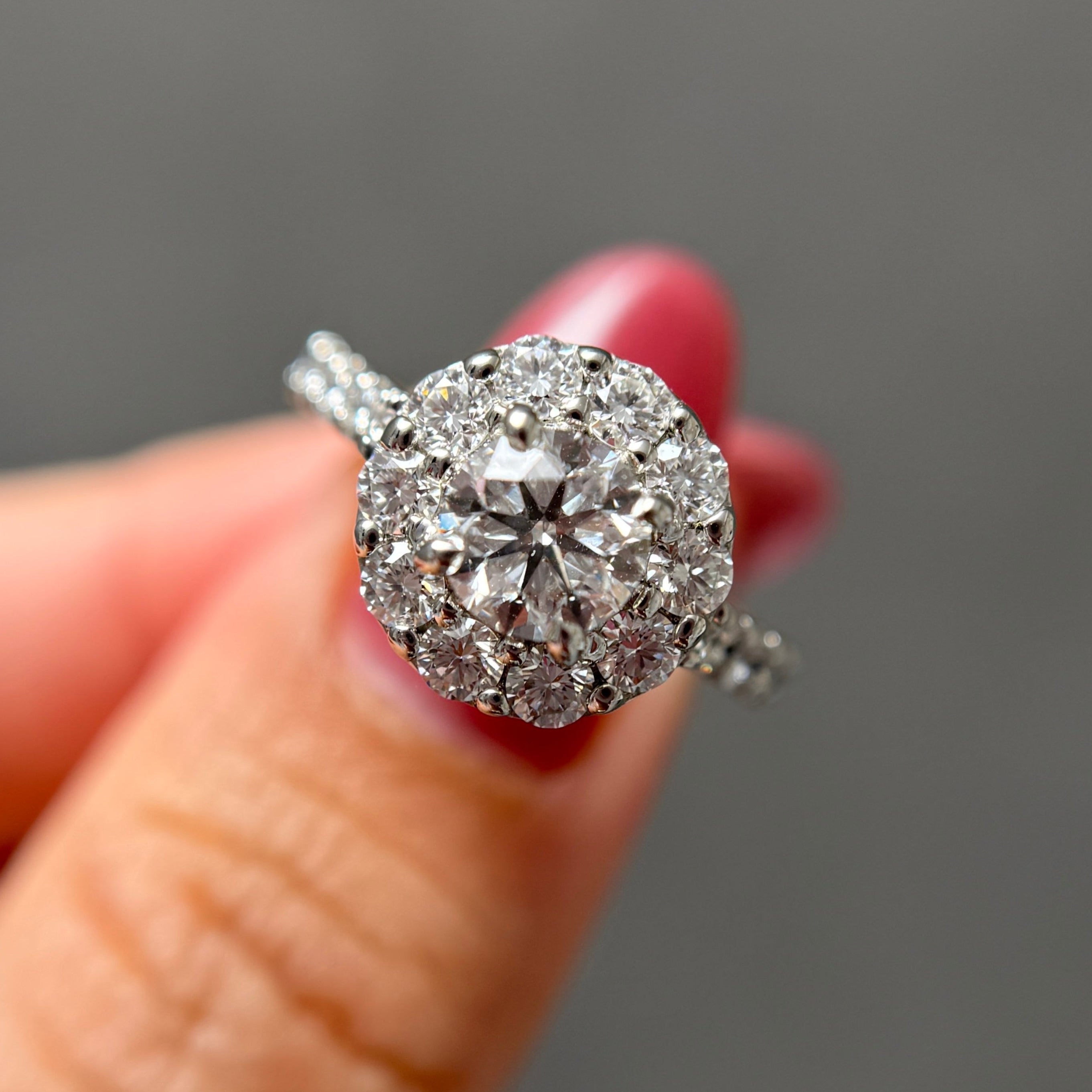 【限定1点】【GIA】【F/VS】1ct取り巻きリング（ラウンド）