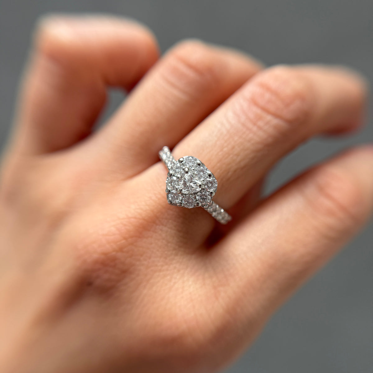 【GIA】0.3ct取り巻きダイヤリング