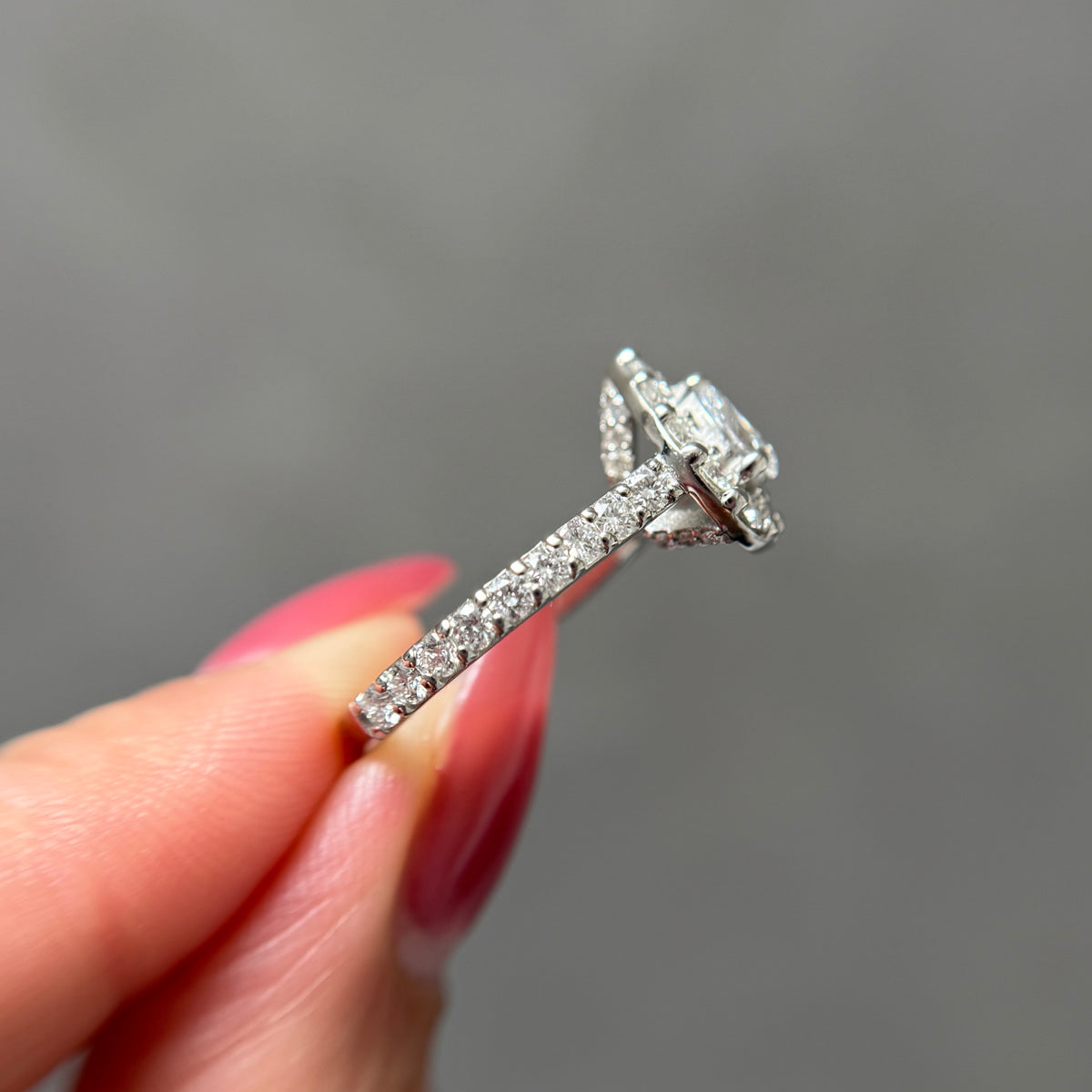 【GIA】0.3ct取り巻きダイヤリング