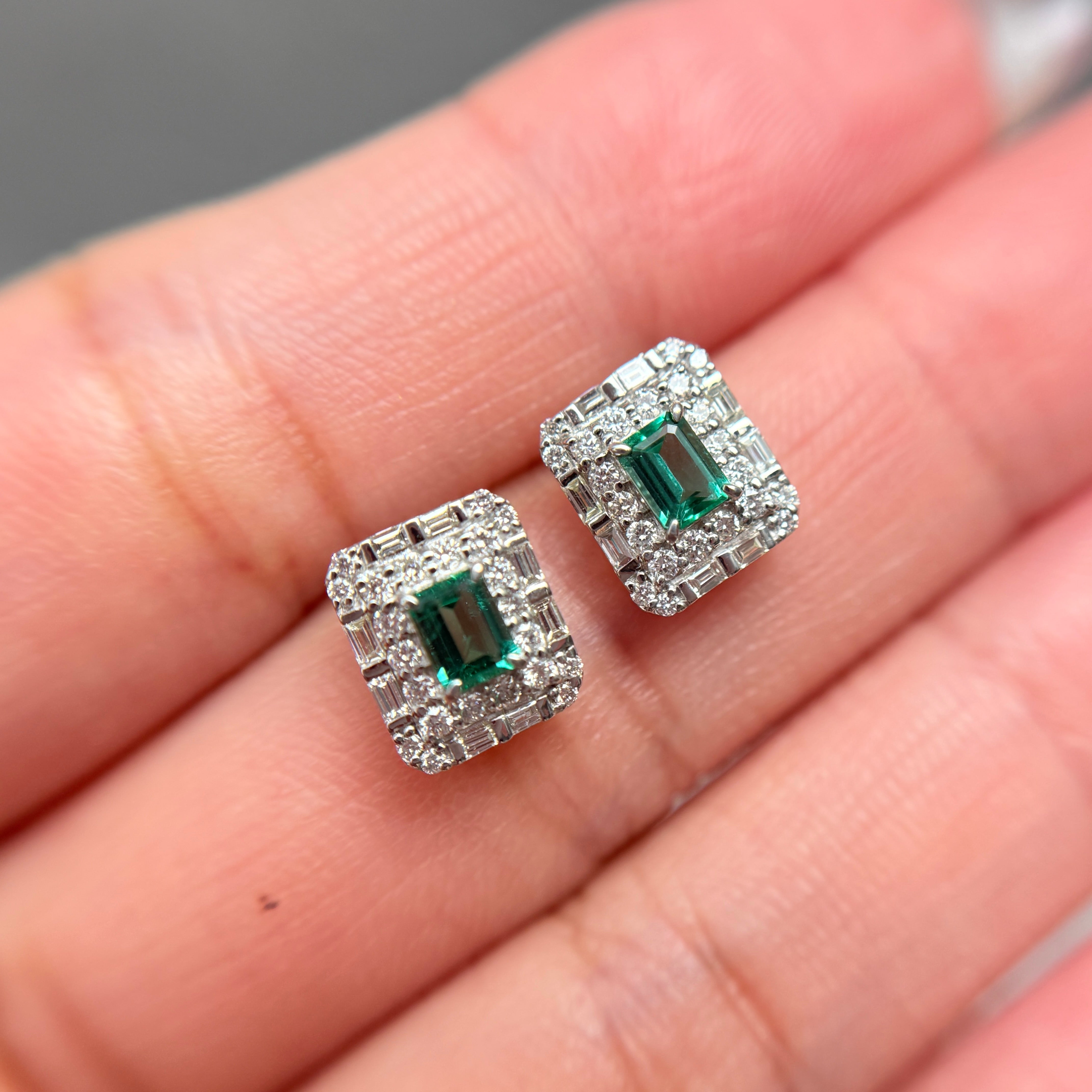 〈一点物〉206：エメラルドピアス