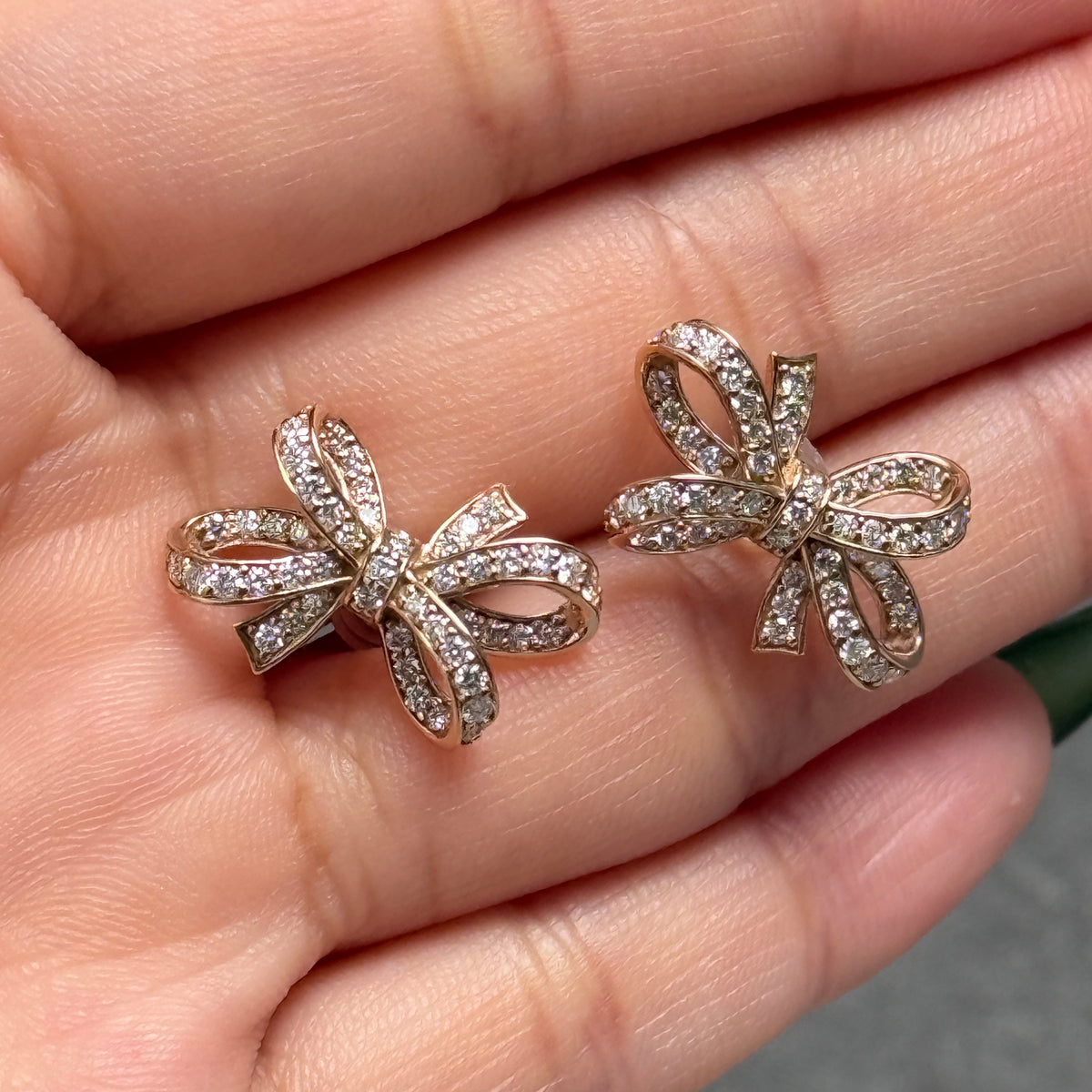 リボンピアス