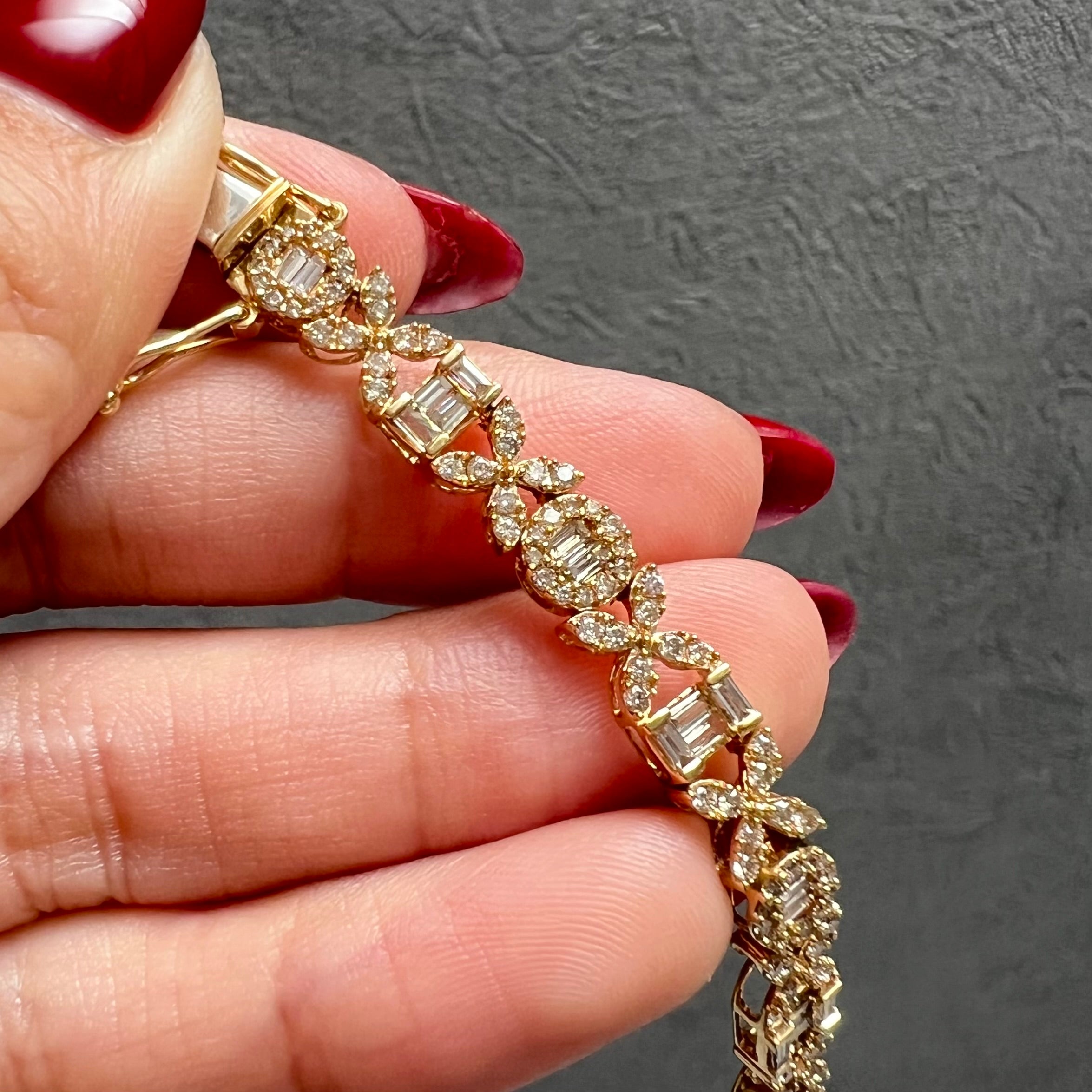 【きょうの特売】ハイグレードのダイヤモンド18 k金ブレスレット きょうの特売】ハイグレードのダイヤモンド18 k金ブレスレット