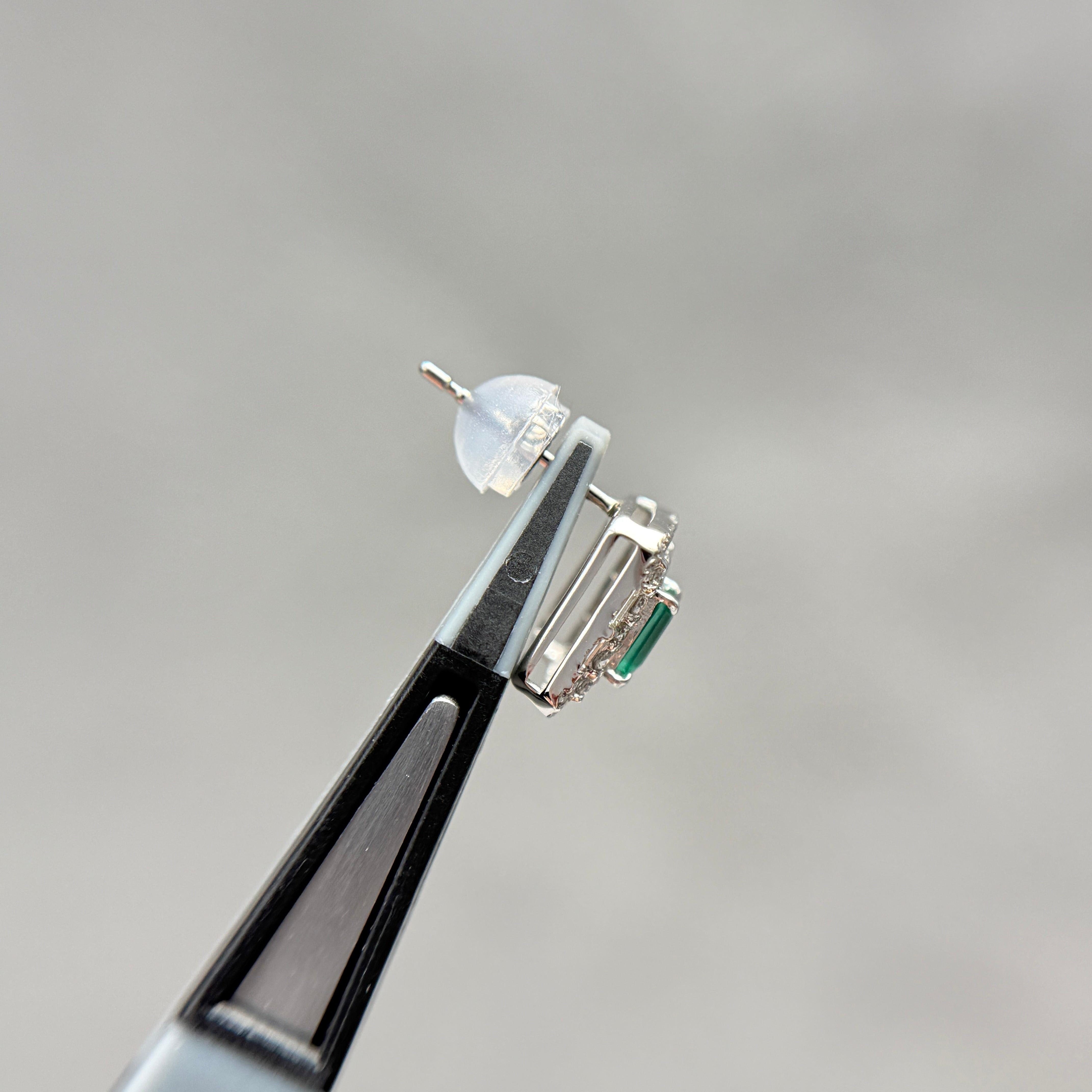 〈一点物〉206：エメラルドピアス