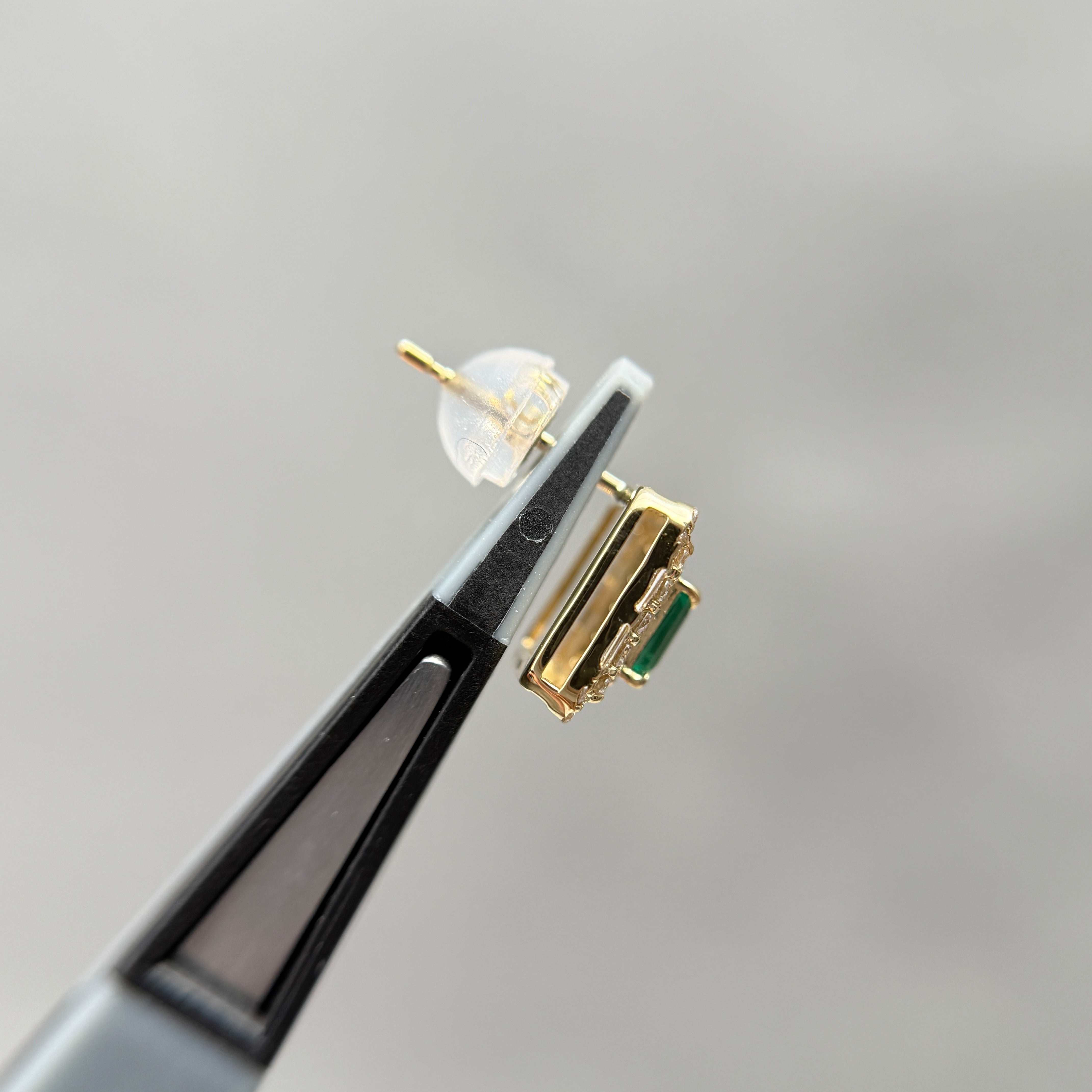 〈一点物〉207：エメラルドピアス