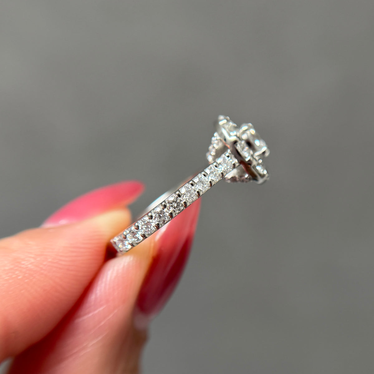 【GIA】0.3ct取り巻きダイヤリング