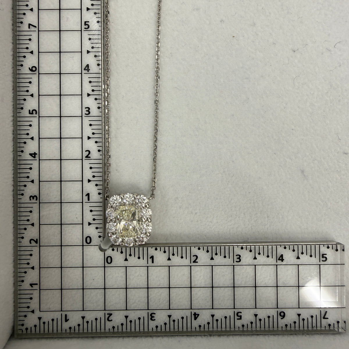 【GIA】【F/VS】1ct取り巻きネックレス